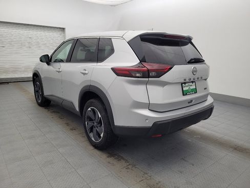 Used 2024 Nissan Rogue SV image 5