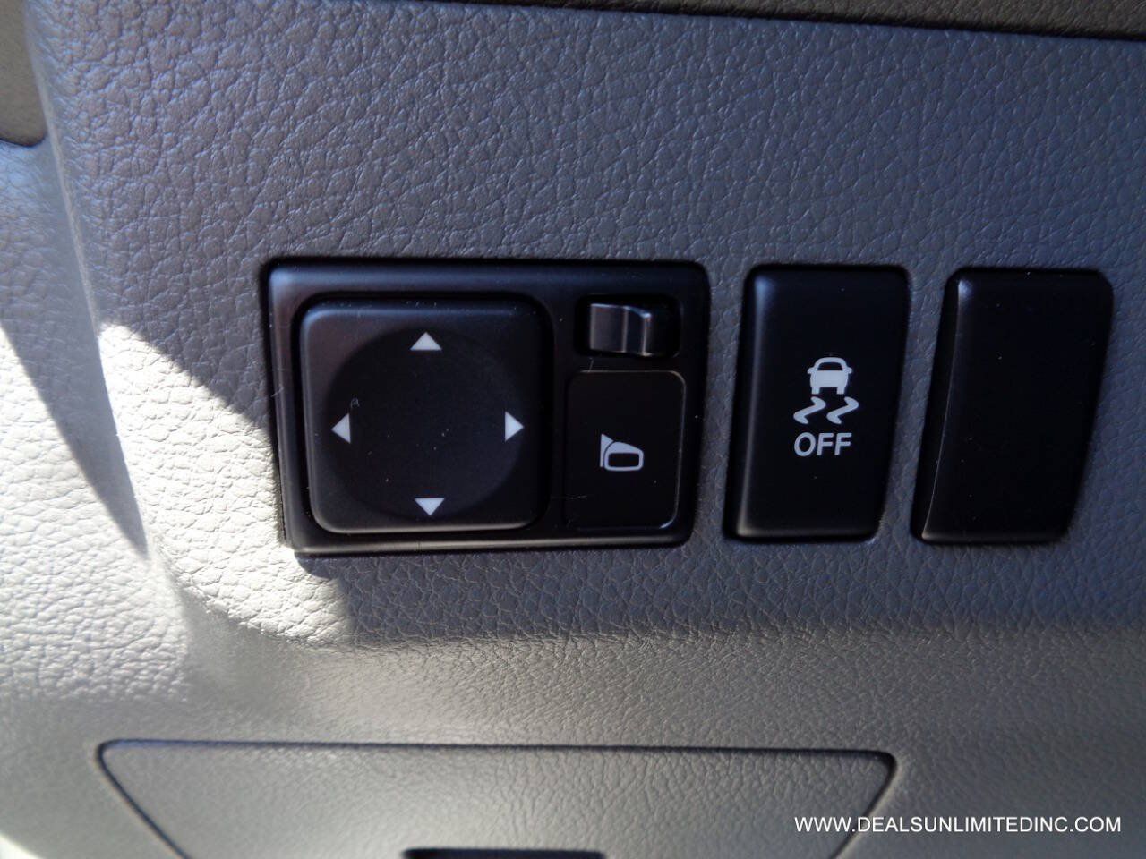Used 2021 Nissan NV 3500 SV RWD image 11