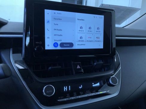 Certified 2025 Toyota Corolla LE image 27