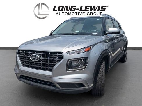 Used 2024 Hyundai Venue SEL FWD image 1