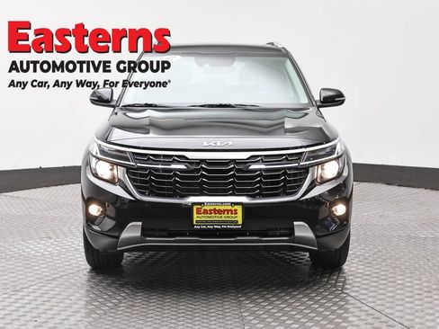 Used 2024 Kia Seltos EX AWD/4WD image 2
