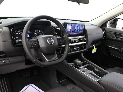 New 2026 Nissan Pathfinder SV image 14