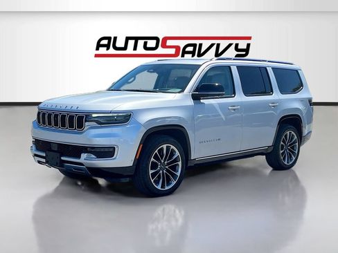 Used 2024 Jeep Wagoneer Series III w/ Premium Group I AWD/4WD image 3