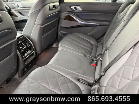 Used 2025 BMW X7 xDrive40i AWD/4WD image 25