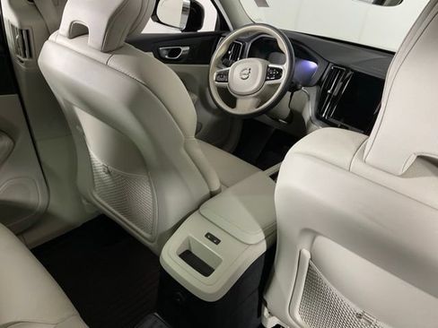 Certified 2024 Volvo XC60 T8 Plus w/ Protection Package Premier AWD/4WD image 32
