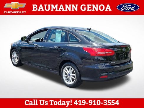 Used 2015 Ford Focus SE FWD image 3