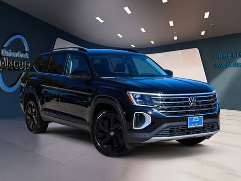 New 2026 Volkswagen Atlas SE image 1
