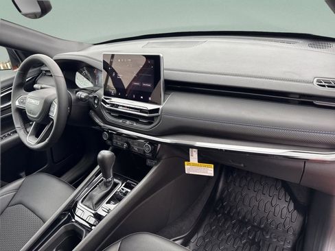 New 2026 Jeep Compass Latitude image 34