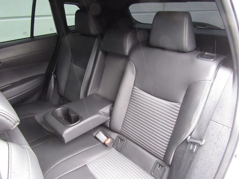 Used 2024 Toyota Corolla Cross AWD Hybrid w/ Convenience Package image 17