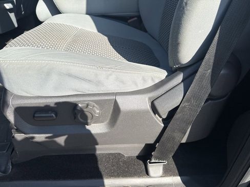 Used 2014 Ford F250 XLT w/ Snow Plow Prep Package image 15