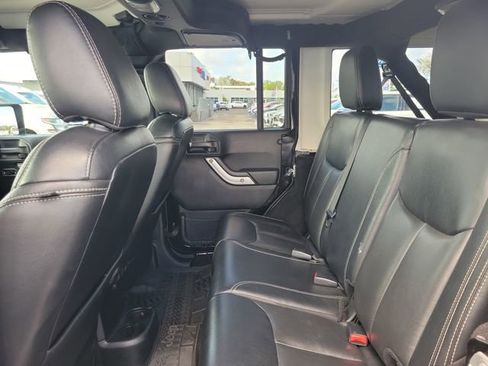 Used 2017 Jeep Wrangler Unlimited Sahara w/ Mopar Chrome Edition Group image 8