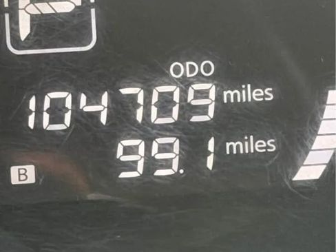 Used 2017 Nissan Versa Note SV FWD image 10