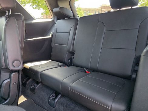 Certified 2023 Chevrolet Traverse LT FWD image 32
