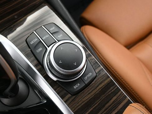 Used 2022 BMW 530i w/ Premium Package image 33