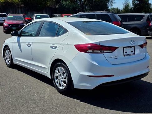 Used 2018 Hyundai Elantra SE FWD image 5