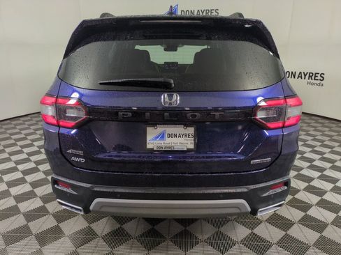 Certified 2025 Honda Pilot Touring image 5