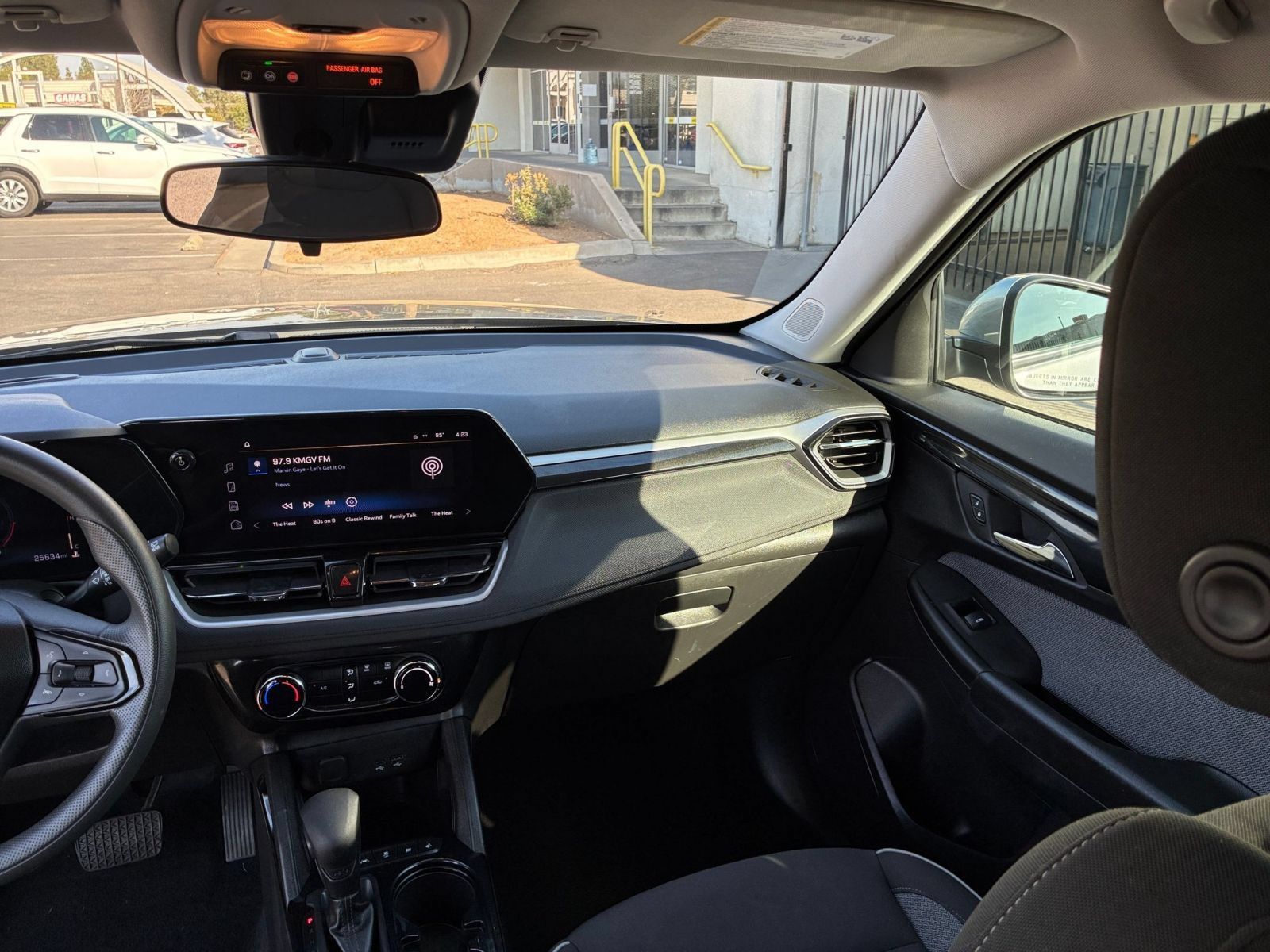 Used 2025 Chevrolet TrailBlazer LT FWD image 33