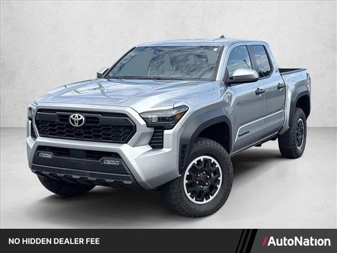 Certified 2025 Toyota Tacoma TRD Off-Road AWD/4WD image 1