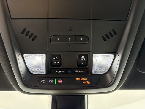 Certified 2025 Cadillac XT6 Luxury AWD/4WD image 34