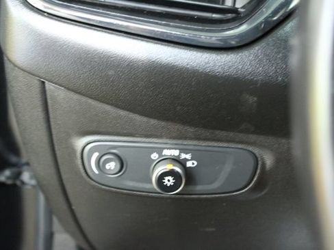 Used 2022 Chevrolet Equinox RS w/ LPO, Floor Liner Package FWD image 15