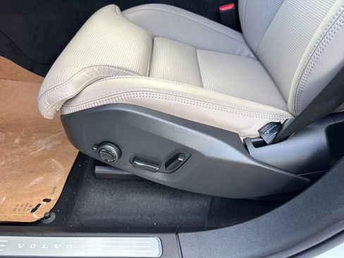 New 2026 Volvo XC90 B6 Ultra w/ Protection Package AWD/4WD image 8