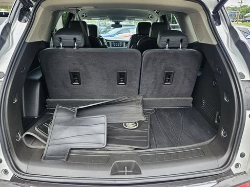 Used 2019 Buick Enclave Premium AWD/4WD image 6