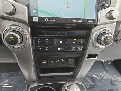 Used 2020 Toyota 4Runner Limited image 25