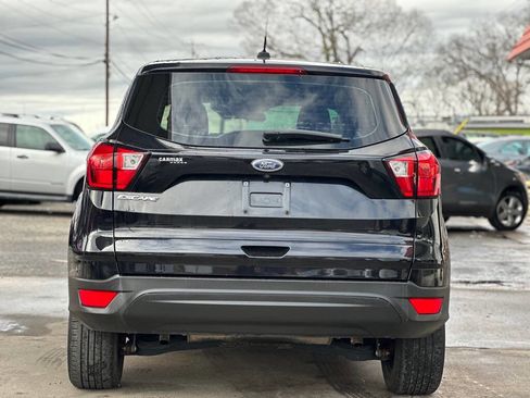 Used 2019 Ford Escape S image 4