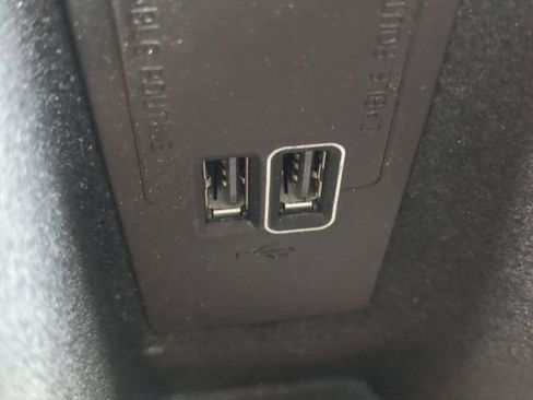 Used 2021 Volvo XC60 T5 Momentum image 23