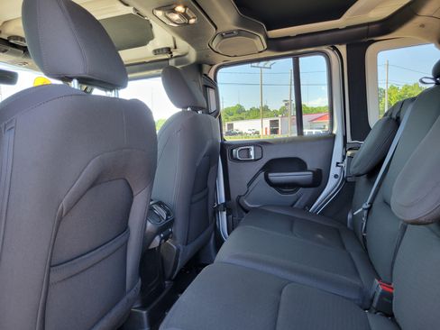 Used 2023 Jeep Wrangler Unlimited w/ 8.4" Radio Group AWD/4WD image 18