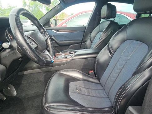 Used 2019 Maserati Levante GranLusso image 5