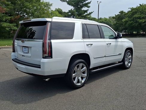 Used 2020 Cadillac Escalade Premium Luxury AWD/4WD image 9