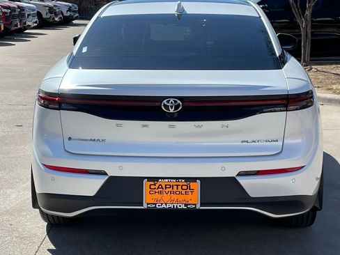 Used 2025 Toyota Crown Platinum image 5