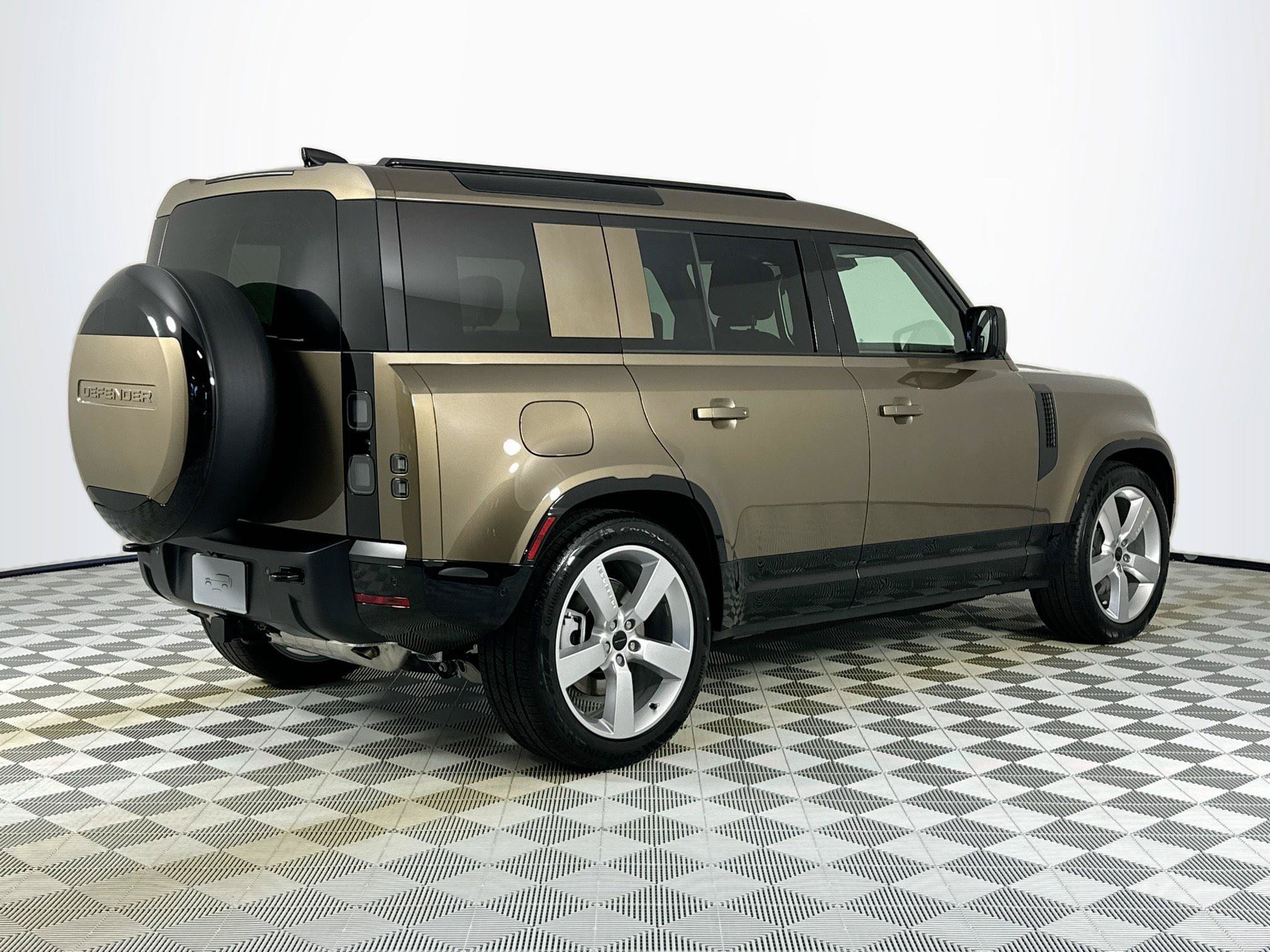 Certified 2026 Land Rover Defender 110 X-Dynamic SE AWD/4WD image 5