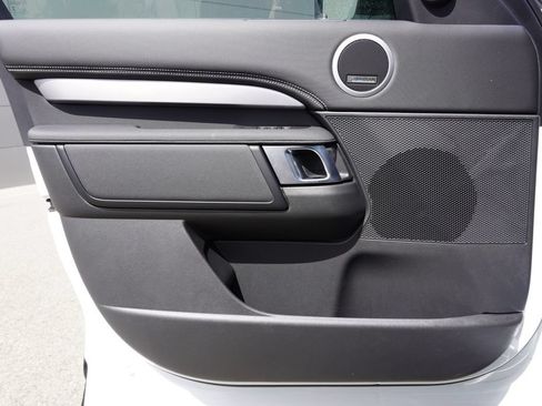 New 2026 Land Rover Discovery Dynamic SE AWD/4WD image 17