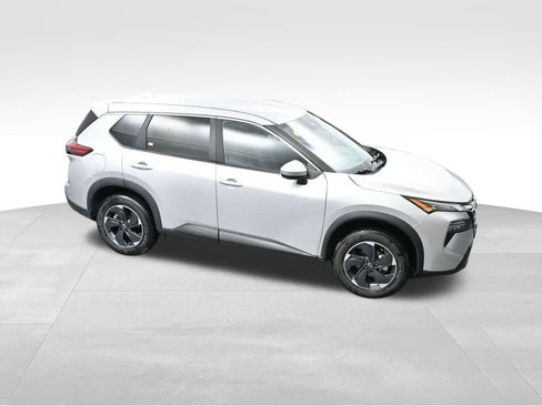 Used 2024 Nissan Rogue SV AWD/4WD image 41
