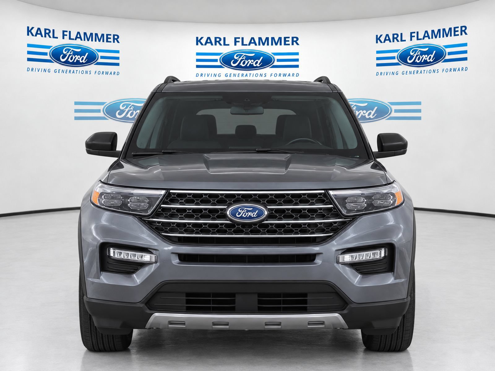 Used 2023 Ford Explorer XLT w/ Equipment Group 202A AWD/4WD image 8