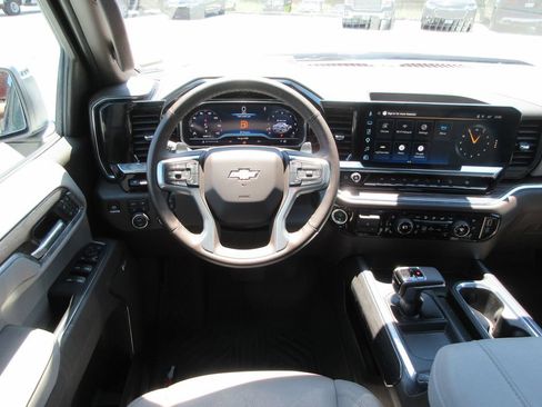 Certified 2025 Chevrolet Silverado 1500 LTZ AWD/4WD image 18