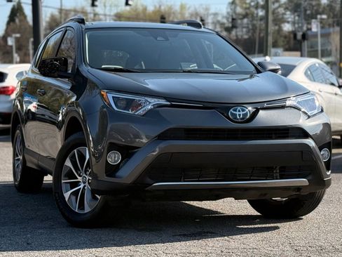 Used 2018 Toyota RAV4 XLE image 7