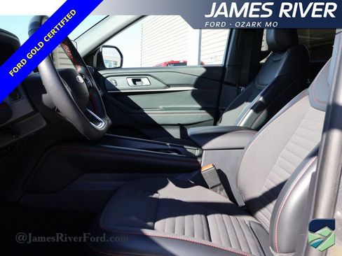 Certified 2025 Ford Explorer ST-Line w/ ST-Line Street Pack image 24