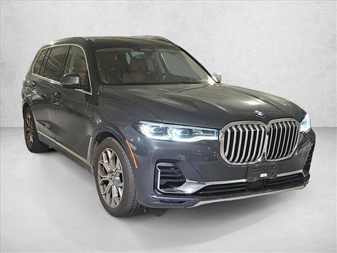 Used 2022 BMW X7 xDrive40i w/ Premium Package image 3