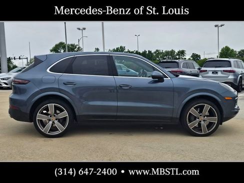 Used 2019 Porsche Cayenne S AWD/4WD image 2