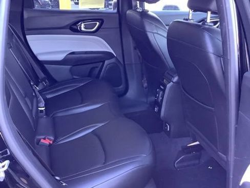 Used 2025 Jeep Compass Limited AWD/4WD image 17