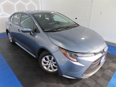 Used 2025 Toyota Corolla LE FWD image 6