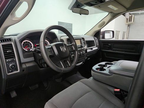 Used 2018 RAM 1500 Express w/ Express Value Package RWD image 13