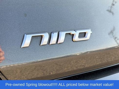 Used 2022 Kia Niro EX w/ Cold Weather Package FWD image 15