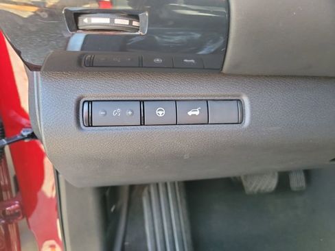 Used 2023 Nissan Pathfinder SV w/ SV Premium Package AWD/4WD image 10
