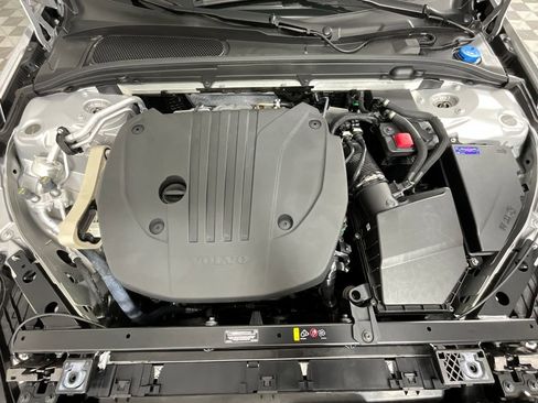 Used 2025 Volvo V60 B5 Cross Country Ultra w/ Protection Package Premier image 28