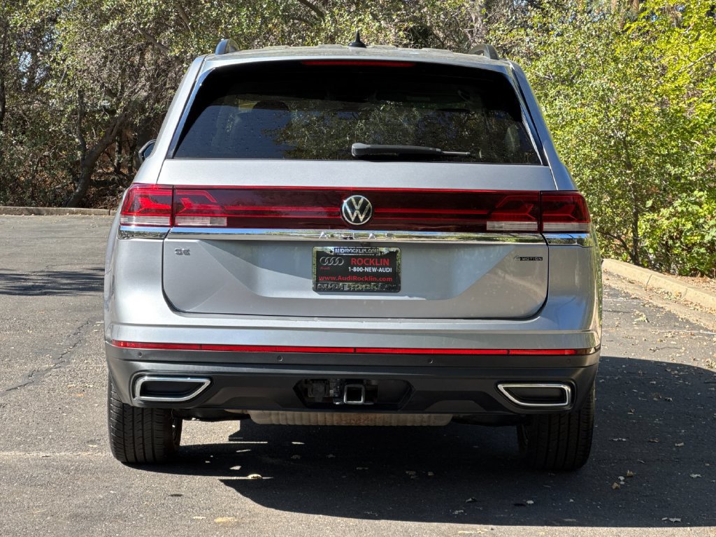 Used 2024 Volkswagen Atlas SE AWD/4WD image 6