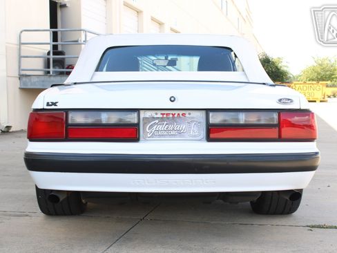 Used 1989 Ford Mustang LX RWD image 34
